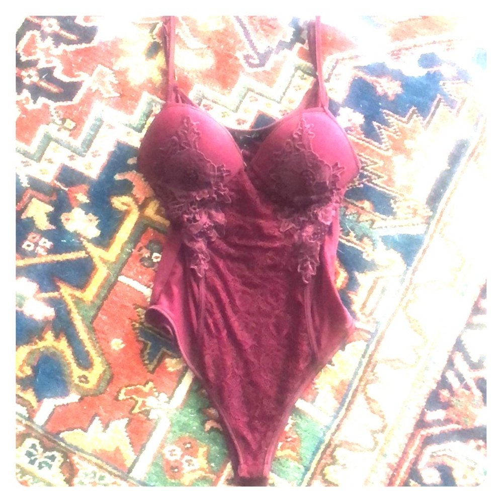 Lace body suit with padding